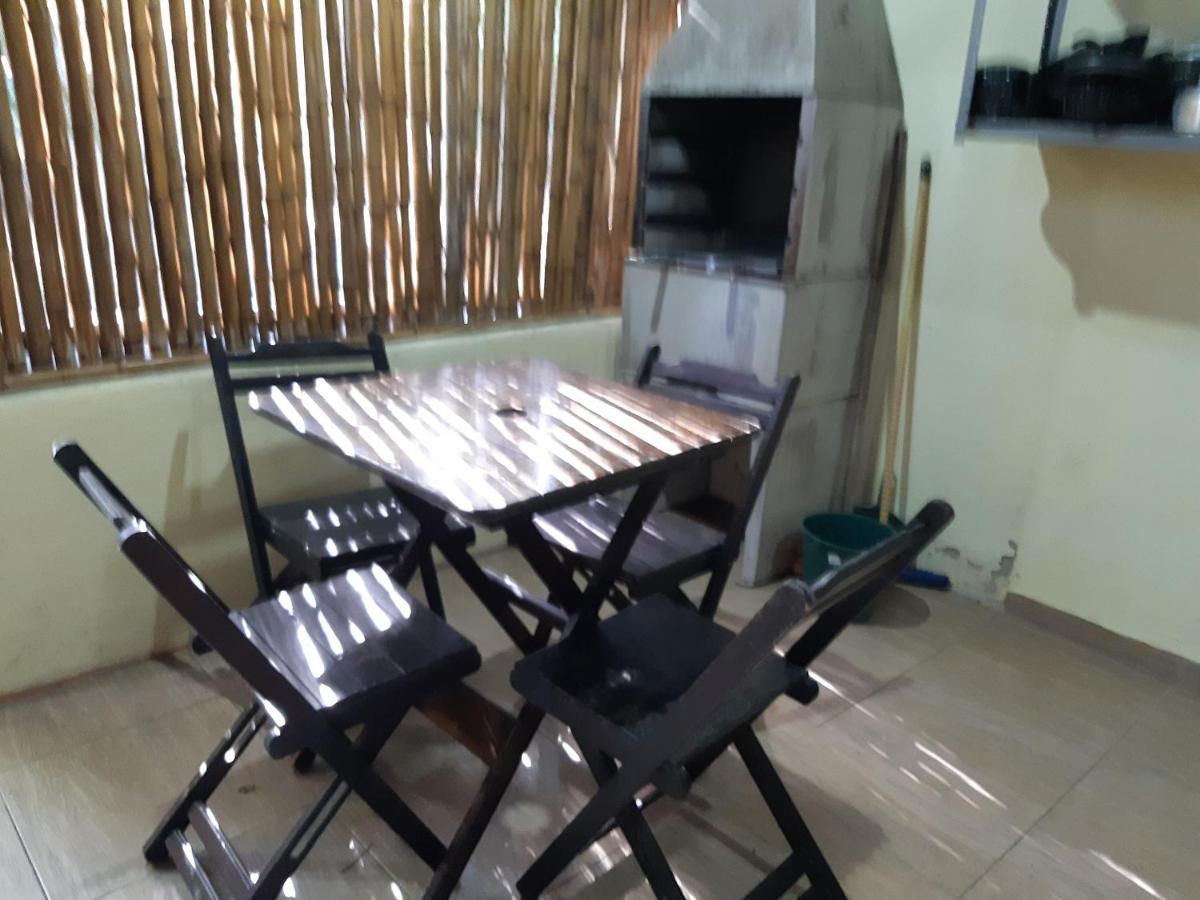 Maranduba Beachside Kitnet: Poolside Retreat with AC & Wi-Fi Ubatuba Exterior photo